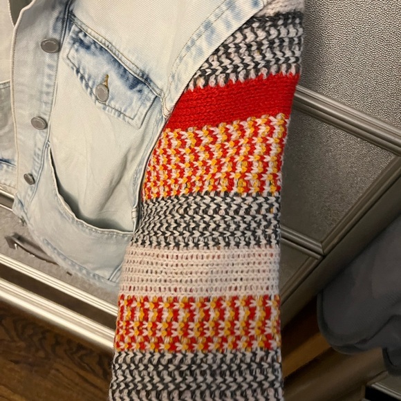 NWT Blank NYC denim jacket with knit sleeves size S - Picture 5 of 10